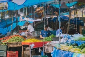 Get practical advice on renting cars for Dubai market visits. Discover top food markets and driving tips for tourists exploring the UAE.