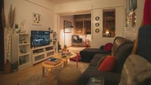 How to Create a Cozy Hosting Space at Home for Friends and Family
