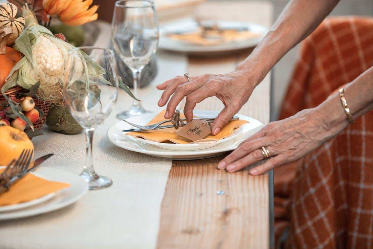 How to Create a Beautiful Table Setting for Any Occasion