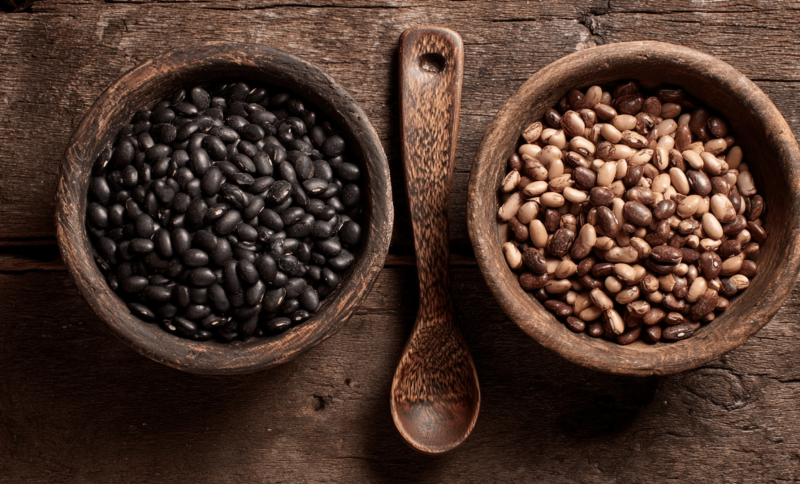 black vs pinto beans nutrition