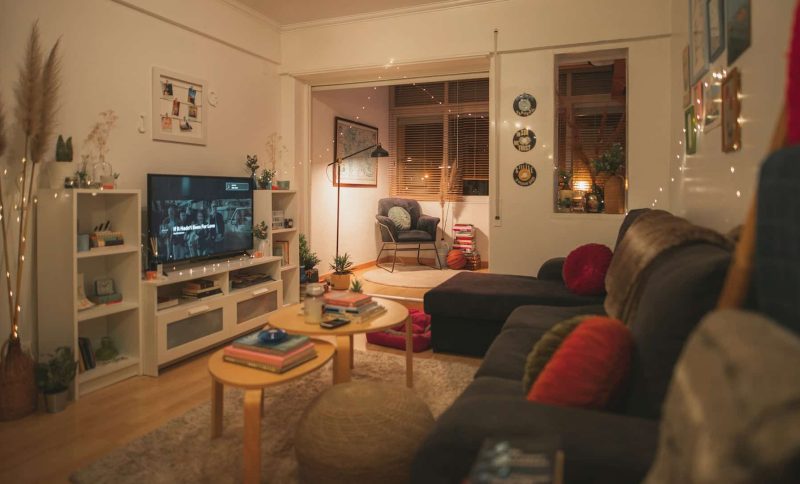 How to Create a Cozy Hosting Space at Home for Friends and Family